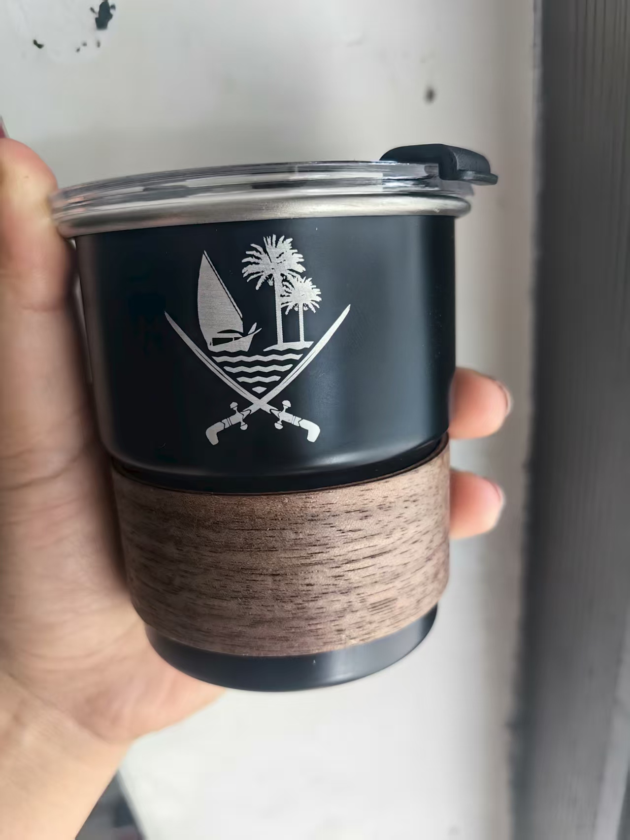 mug kopi baru dengan logo. ses - Coffee Tea Name ulasan dan harga